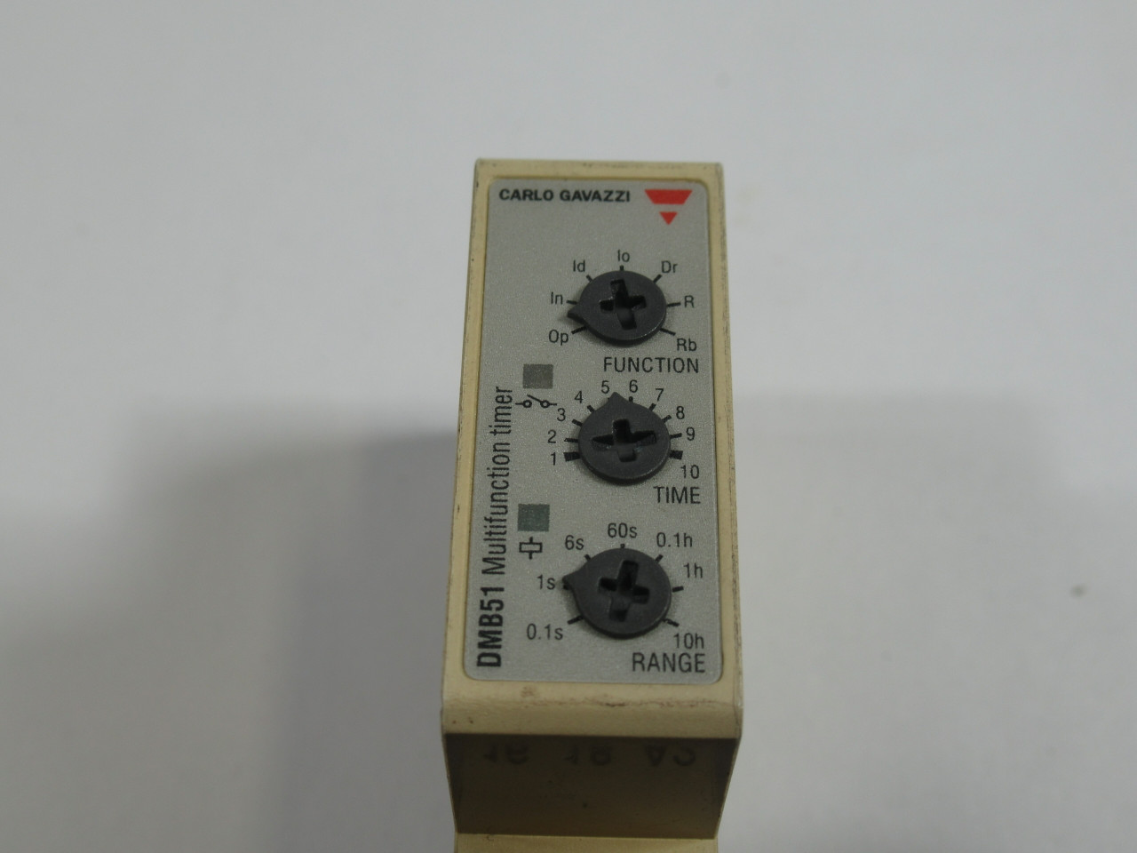 Carlo Gavazzi DMB51CM24 Multifunction Timer 0.1s-10h 240VAC 50-60Hz 8A USED