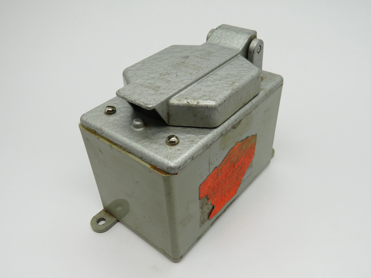 Hubbell HBL2740 Receptacle 30A 600V C/W Crouse-Hinds 0401127NE Enclosure USED