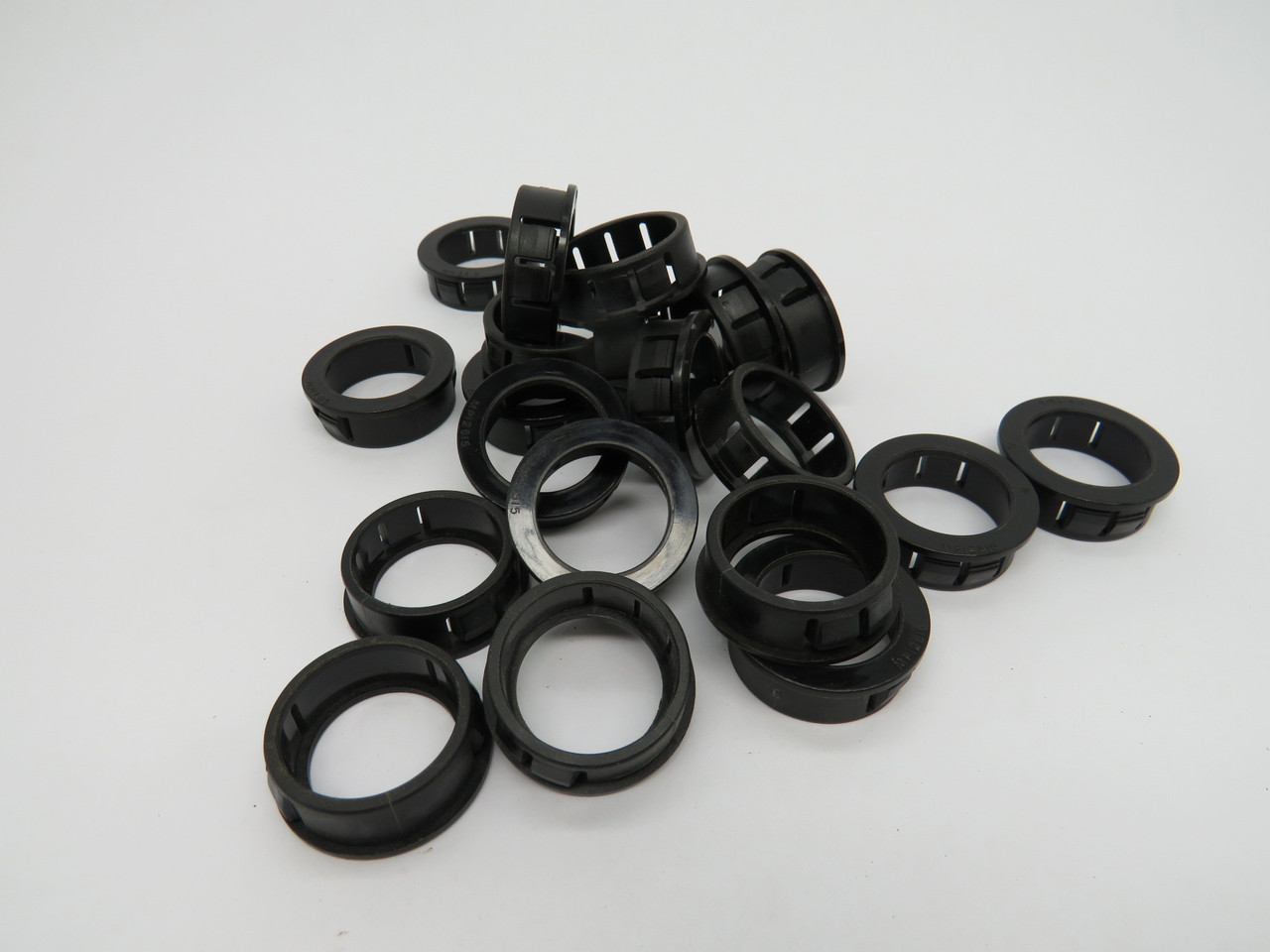 Generic MP12515 Insulated Bushing 31.8mm Diameter Lot of 20 NOP