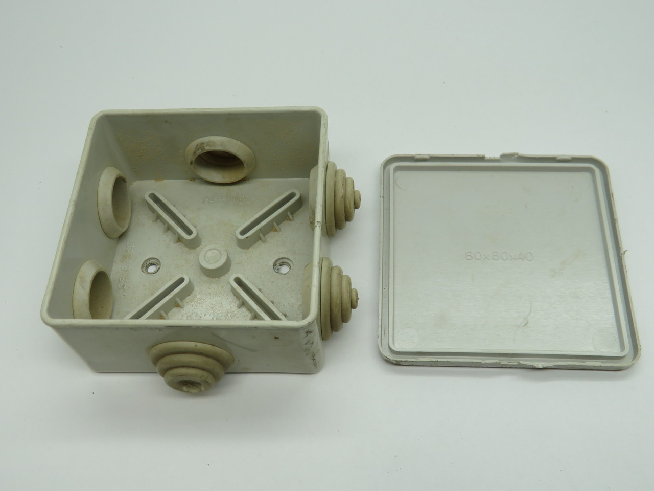 Gewiss GW44003 Junction Box w/ Lid 80x80x40mm COSMETIC DAMAGE USED
