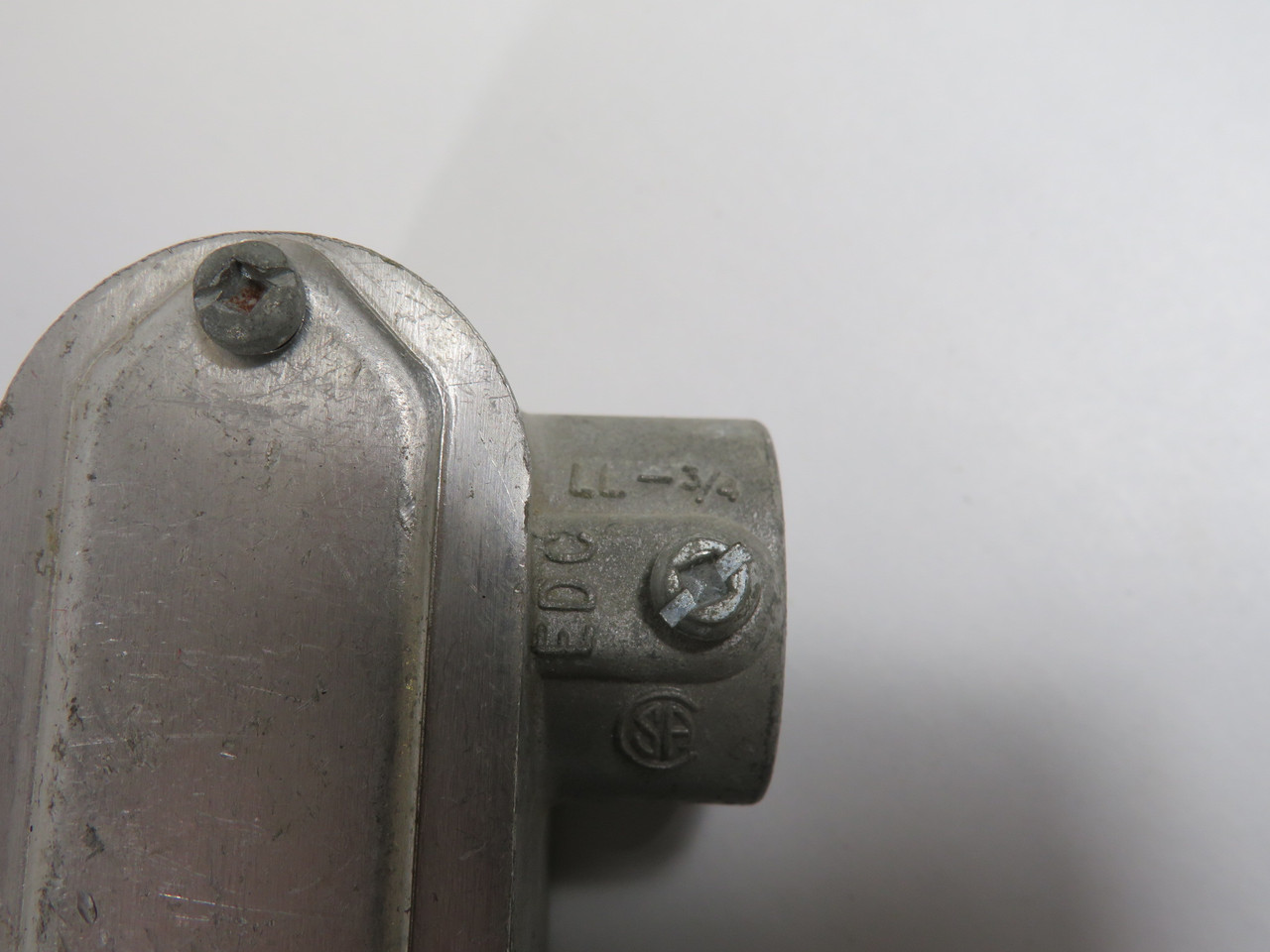 EDC LL/LR-3/4 Conduit Body w/Cover 3/4" USED