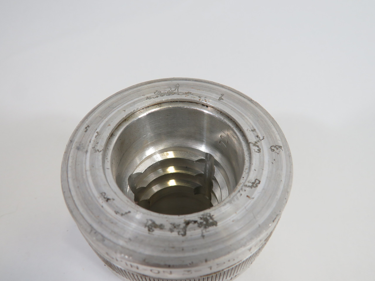 Thomas & Betts 3-125-100 Spin-On Connector 1-1/4" NPT NO GASKET USED