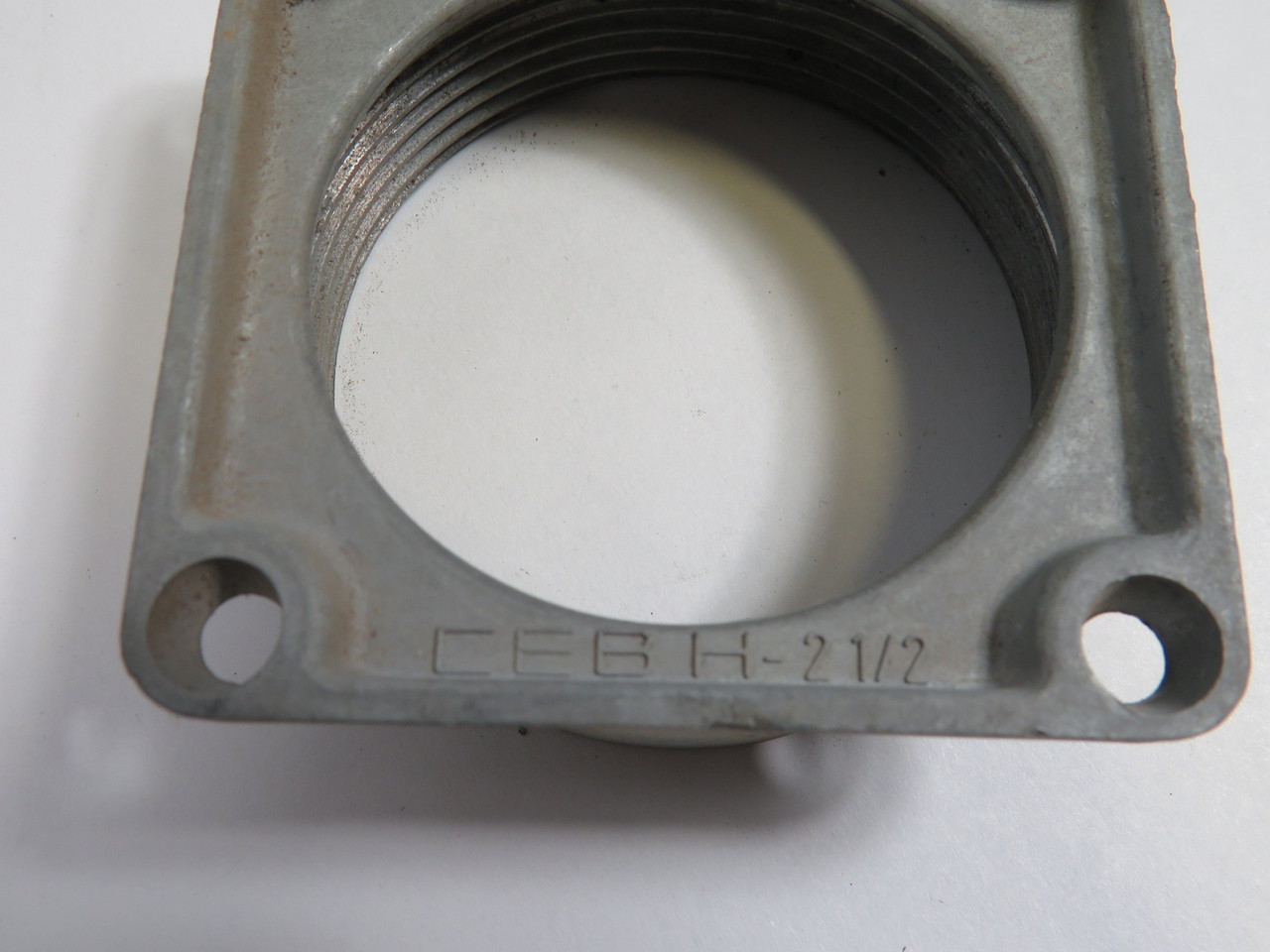 Generic CEBH-2-1/2 Threaded Pipe Clamp 2-1/2" NPT Lot of 5 USED