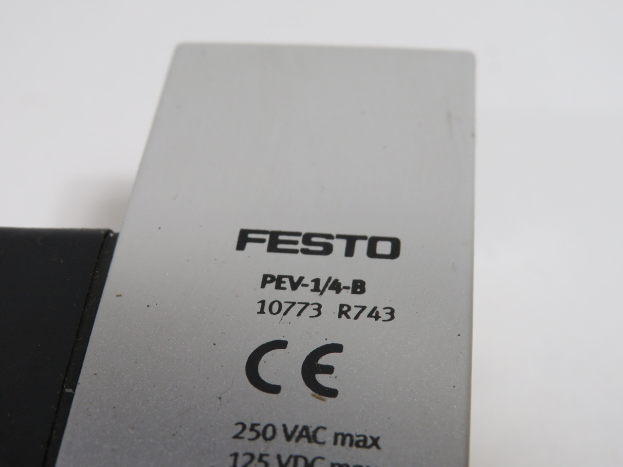 Festo 10773 PEV-1/4-B Pressure Switch MISSING CAP USED