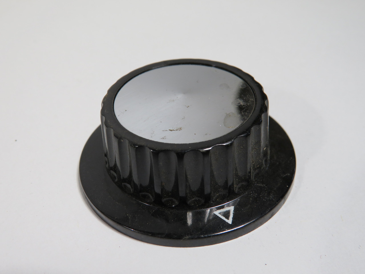 Generic Selector Knob 2"D 3/4"W Silver/Blk Triangle Indicator Lot of 14 USED