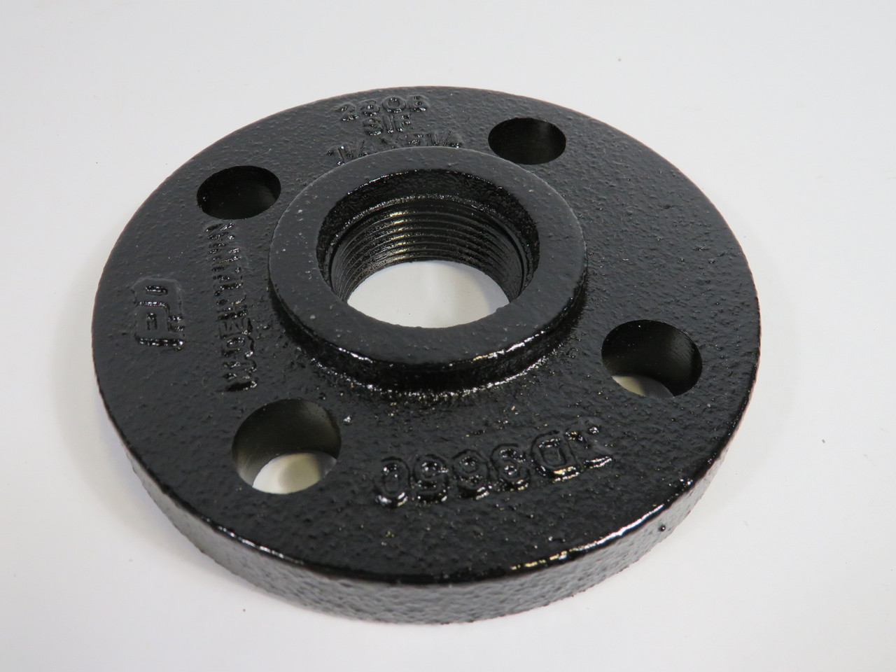 Grundfos 91122260 Threaded Cast Iron Flange 1-1/4" NPT HALF-KIT ! NEW !