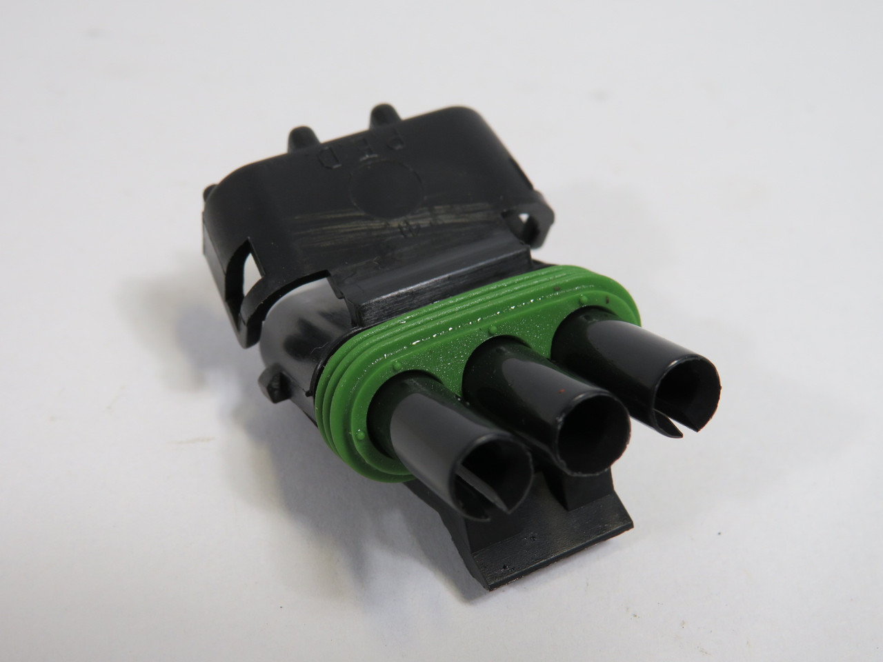 Generic 7352-1 Fuel Shut-Off Solenoid Connector 3-Position ! NWB !