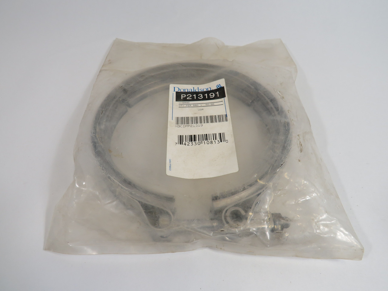 Donaldson P213191 V-Band Clamp 5.8" ID ! NWB !