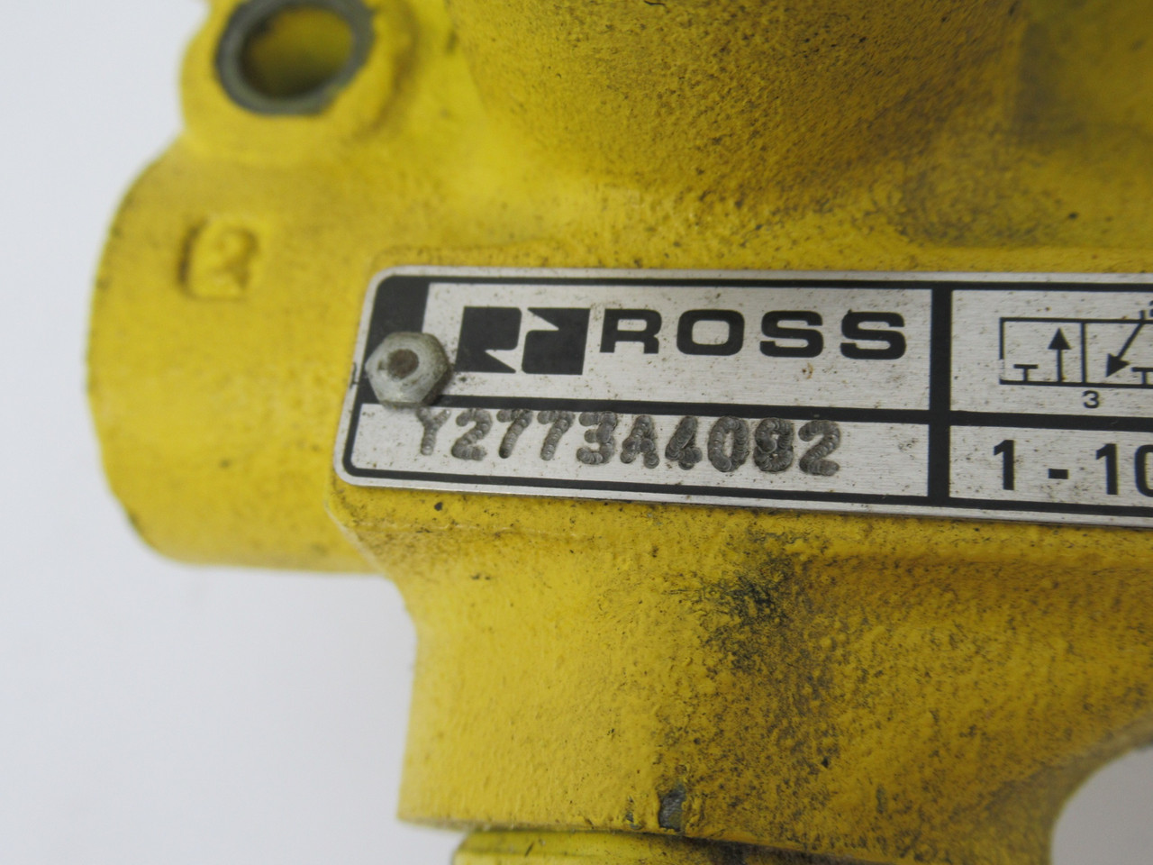 Ross Y2773A4082 3/2 Pneumatic Shut Off Valve 1/2" 110-120V@60Hz USED