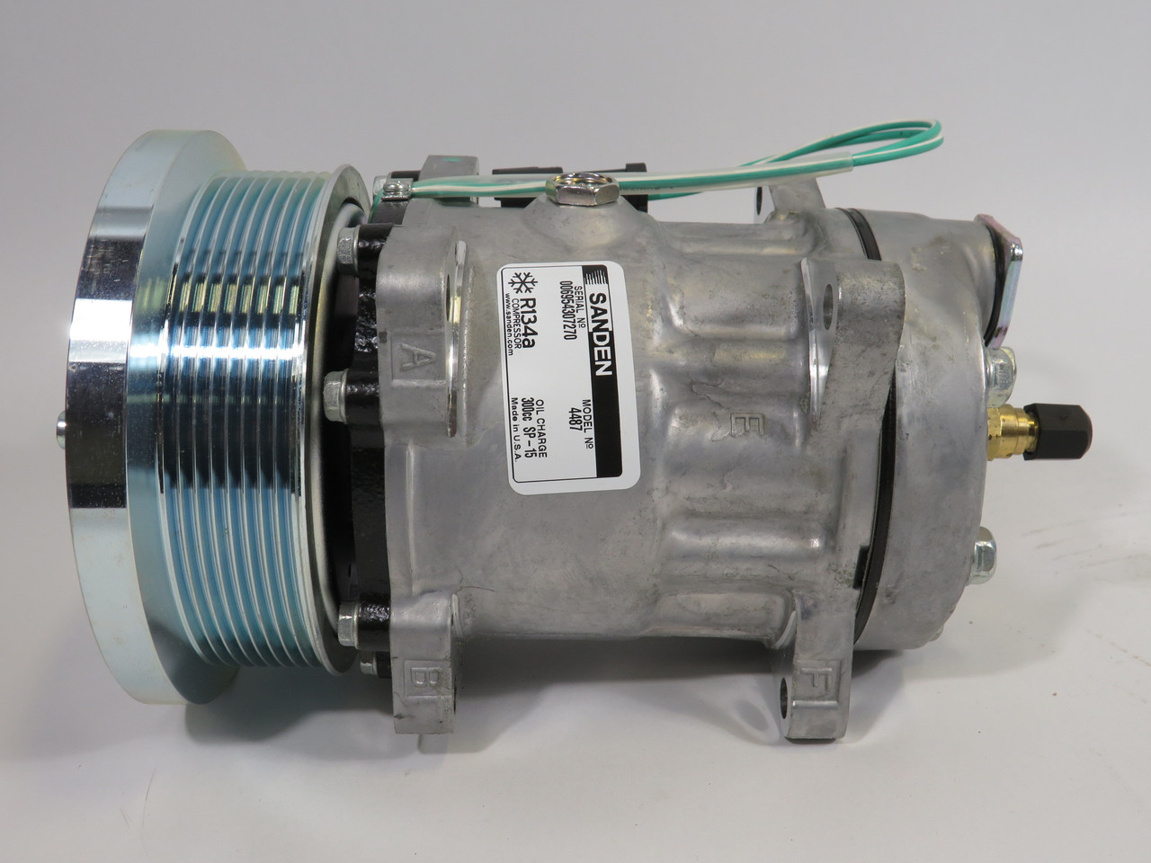 Sanden 5313 Compressor 4487 Model 7H15SHD Ear Mount 24V PV8 130mm Pulley ! NEW !