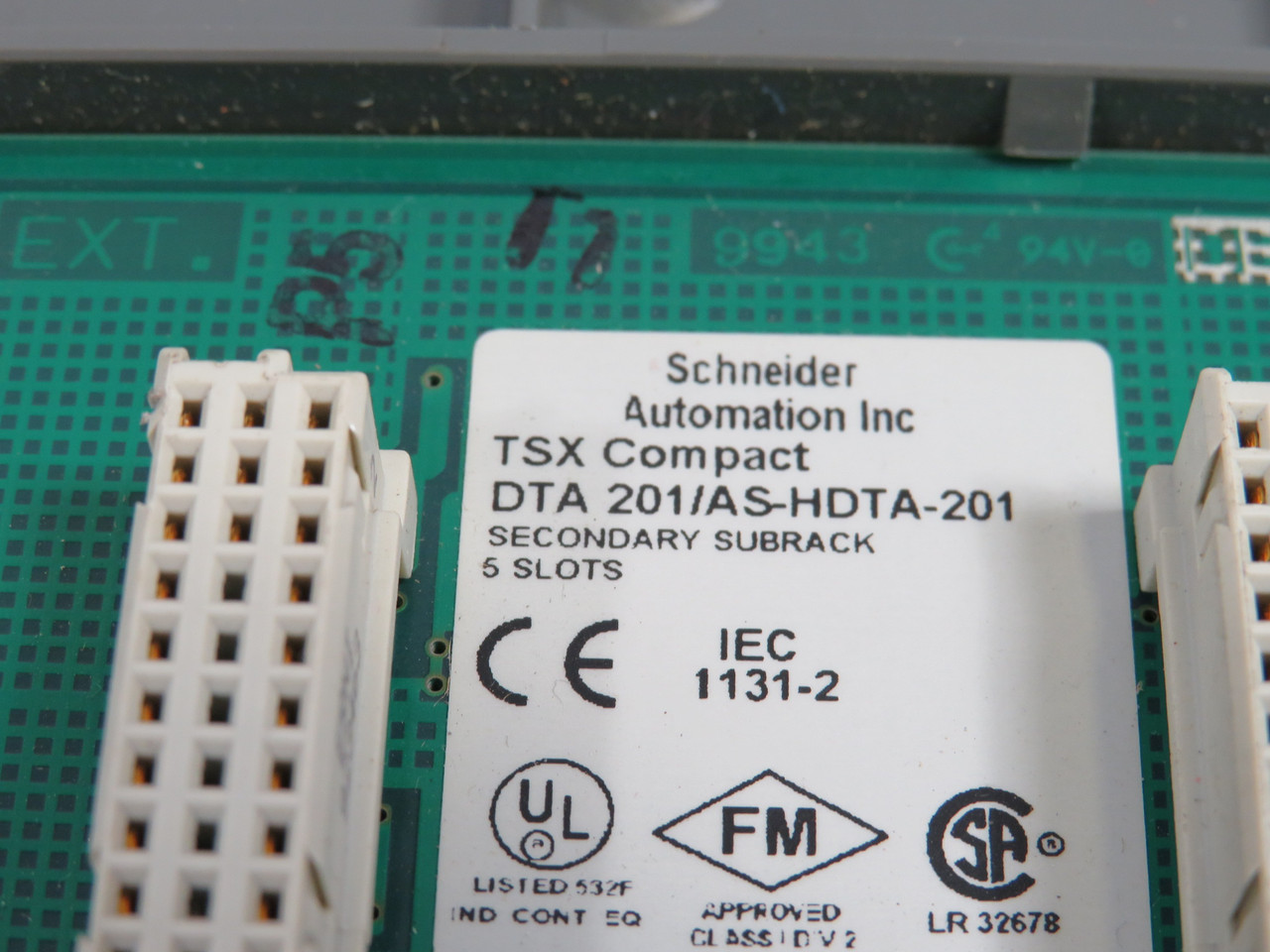 Schneider DTA201/AS-HDTA-201 PLC Module Rack USED