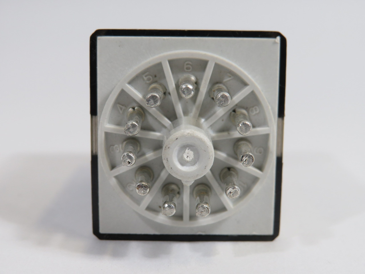 Allen-Bradley 700-HA33Z24 Series D Plug-In Relay 24VDC 10A 11-Pin ! NEW !