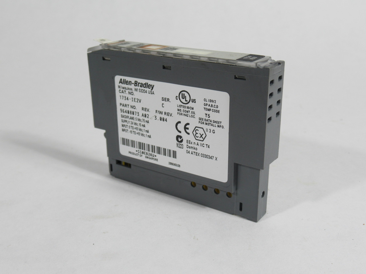 Allen-Bradley 1734-IE2V Ser C Point I/O Analog Module USED