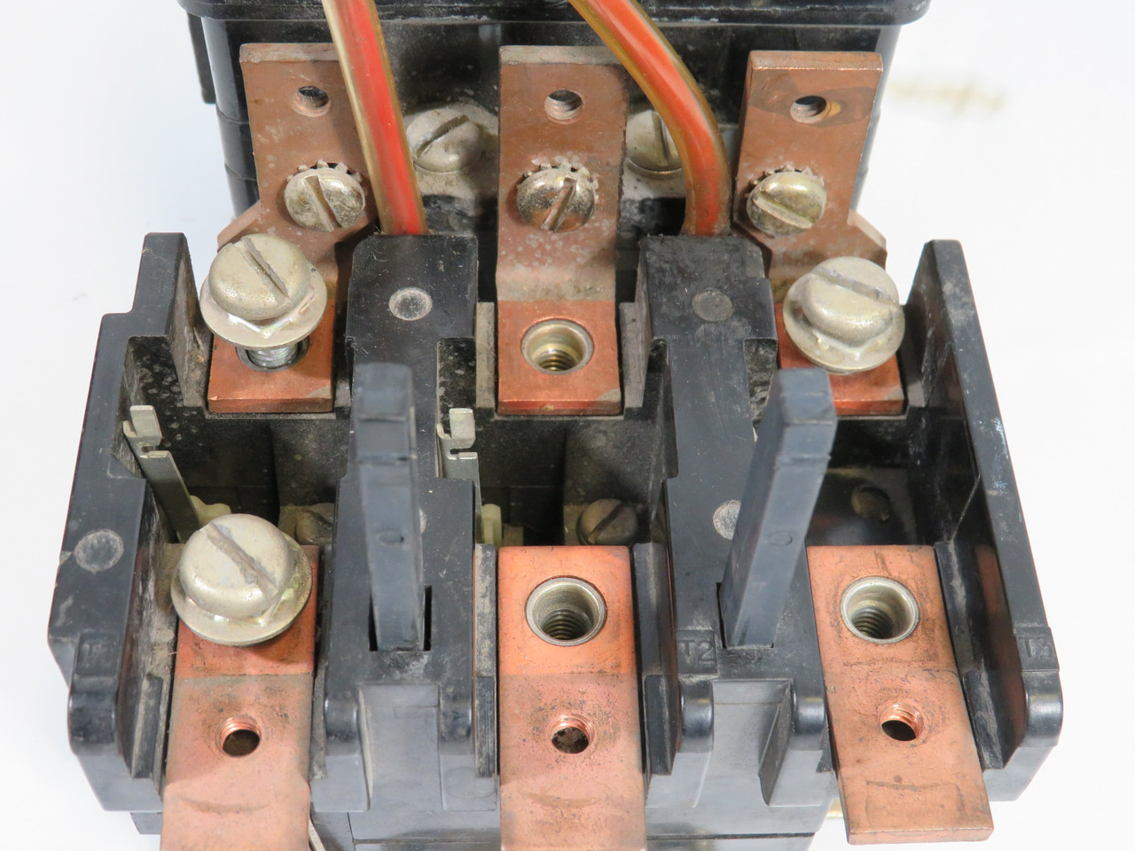 Square D 8536-SEO1-V02 Starter 3-Pole 380/460/575VAC 50HP SHELF WEAR USED