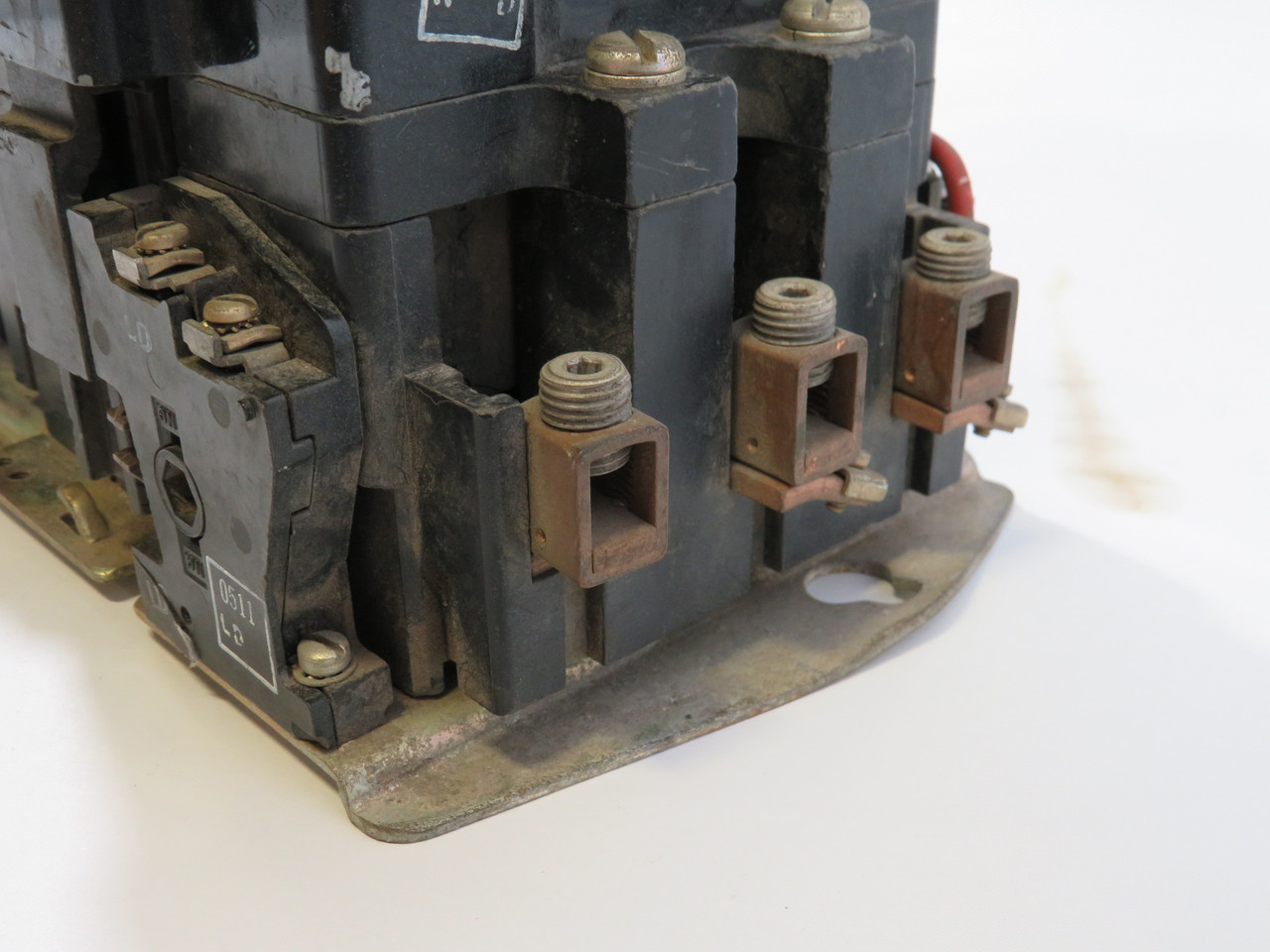 Square D 8536-SEO1-V02 Starter 3-Pole 380/460/575VAC 50HP SHELF WEAR USED