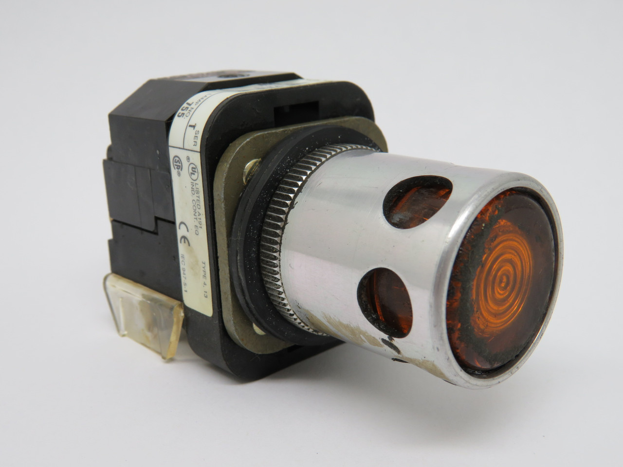 Allen-Bradley 800T-PA16A2 Series T Push Button 120V 2NO Amber w/ Guard USED