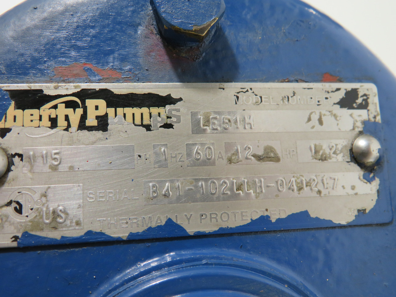 Liberty Pumps LE51M Sewage Pump 2" Inlet/Outlet w/ Float Switch SHELF WEAR USED