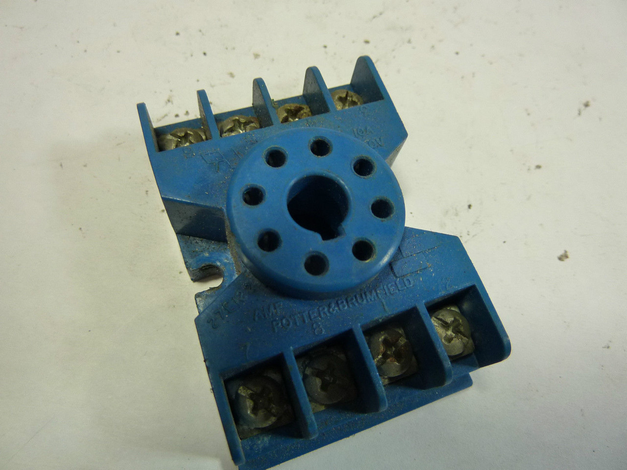 Potter Brumfield 27E122 Relay Socket Blue 300V 10A 8-Pin USED
