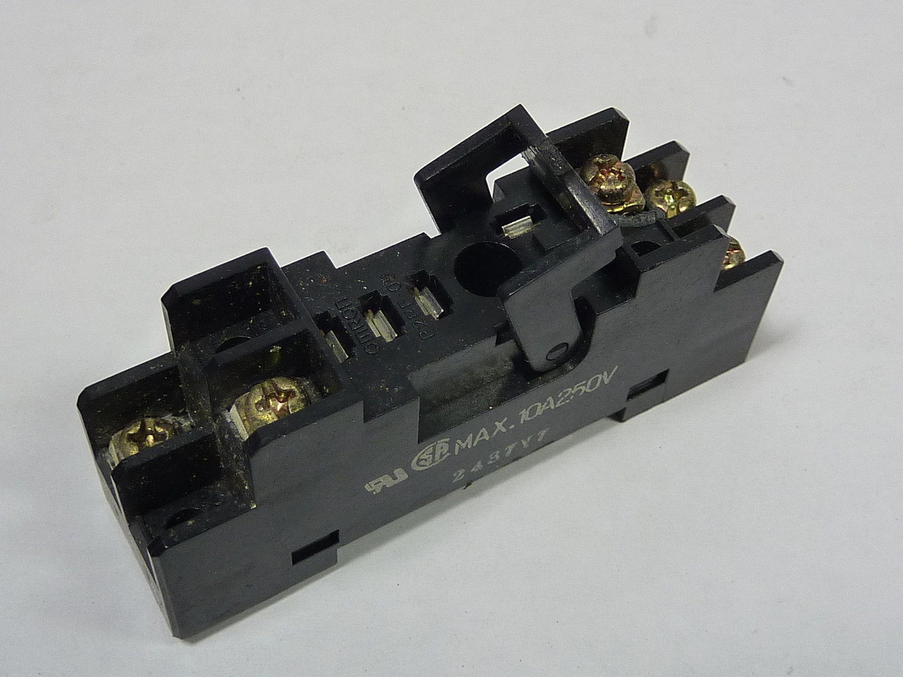 Omron P2RF-05 Relay Socket 10A 250V 5 pin *Broken Relay Clip* USED
