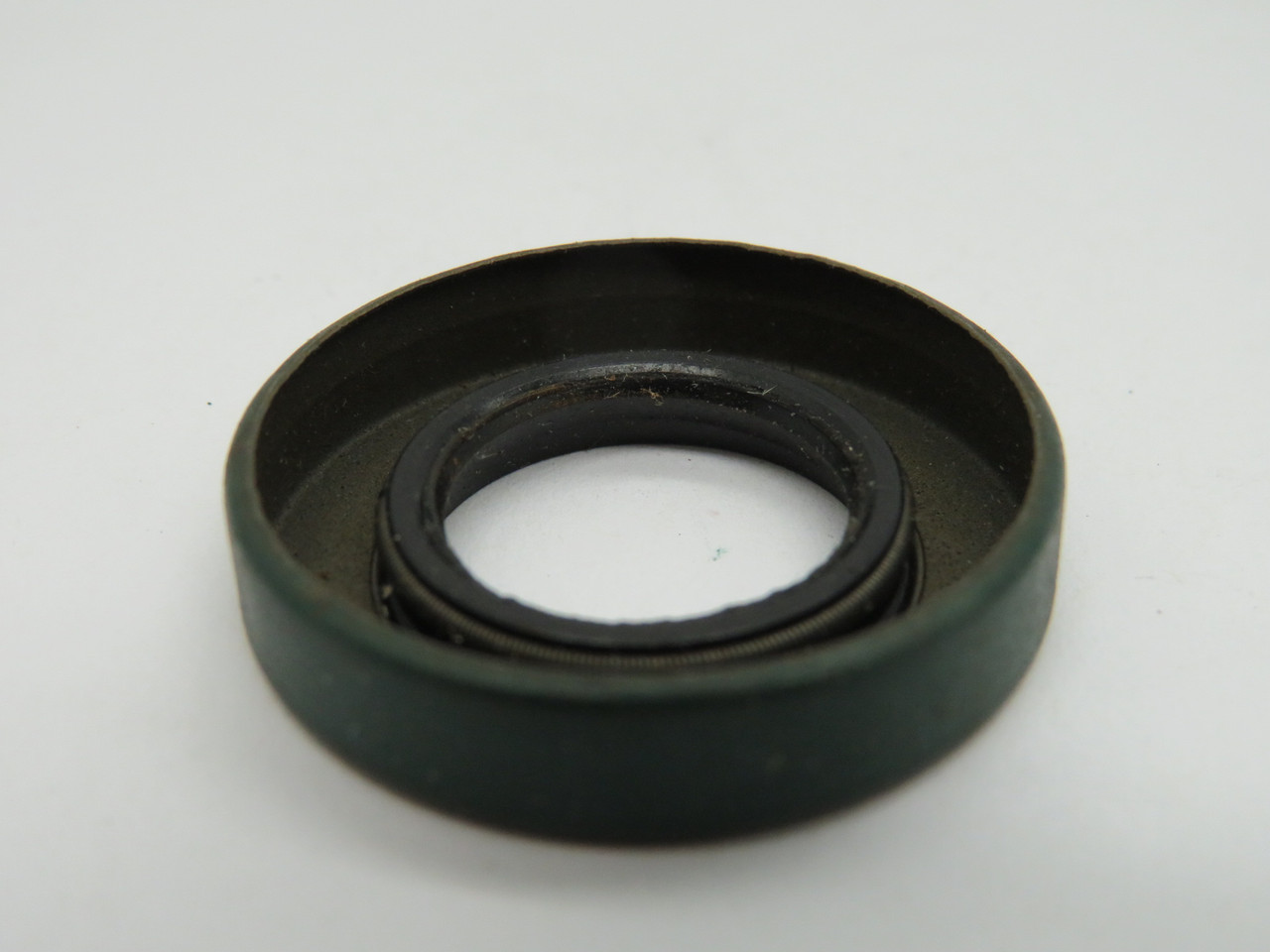 Chicago Rawhide 6630 Oil Seal 17mm ID 32mm OD 7mm W ! NEW !