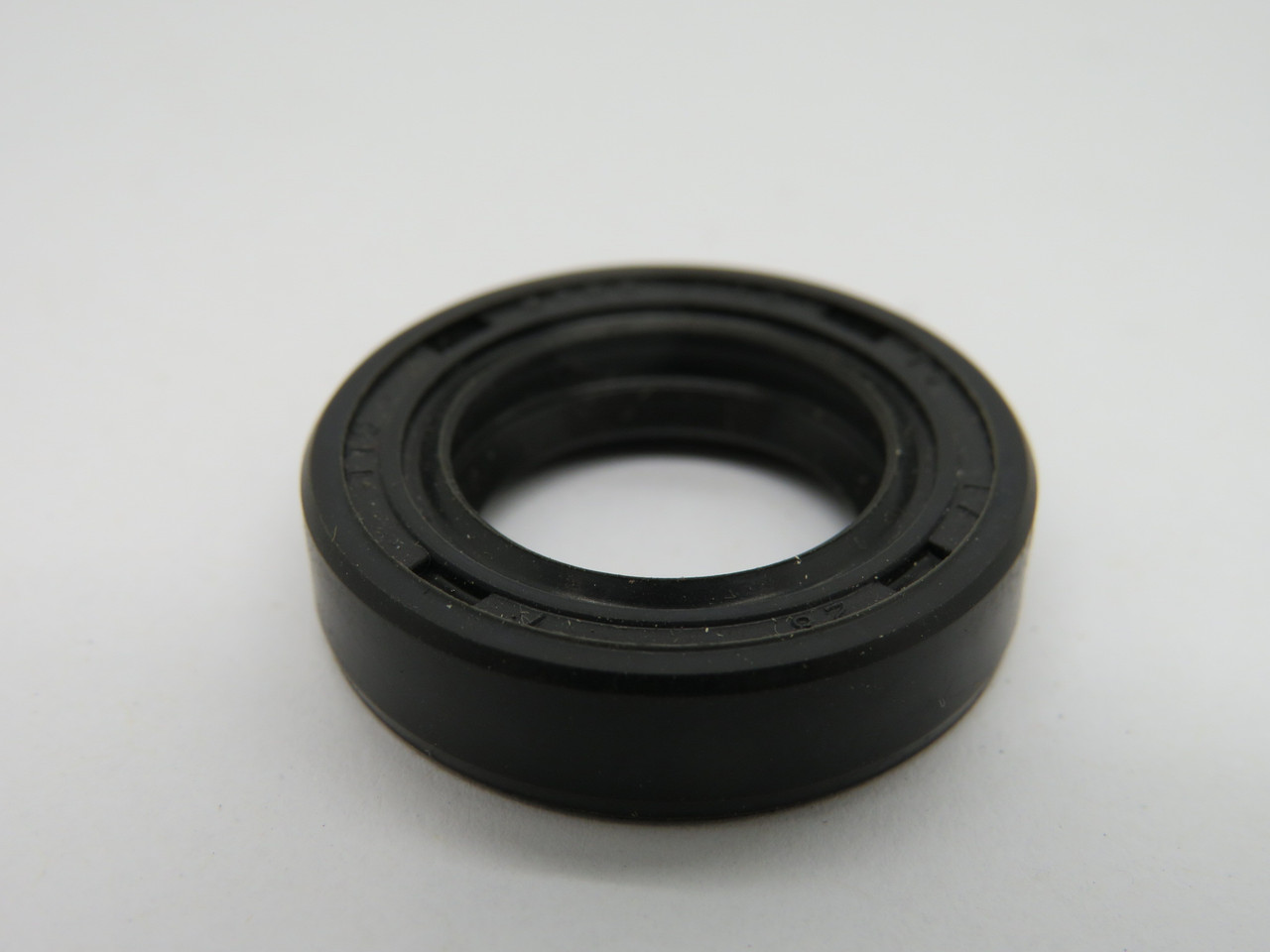 DMR 17287-DL Double Lip Oil Seal 17mm ID 28mm OD 7mm W ! NEW !