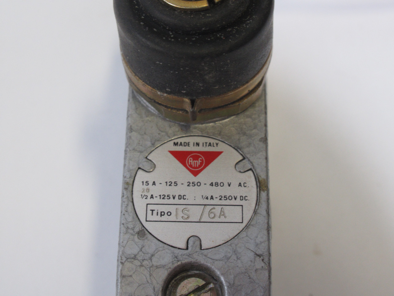 AMF Tipo/IS/6A Limit Switch 15A@125/250/480VAC 1/2A/125VDC 1/4A@250VDC USED