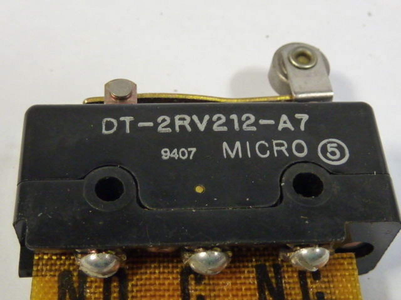 Microswitch DT-2RV212-A2 Snap Action Basic Switch USED