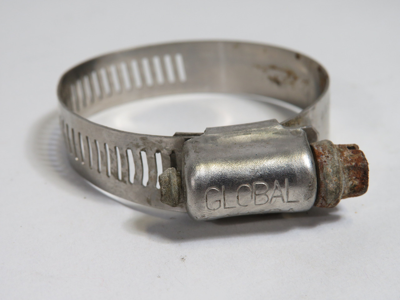 Global 24 Hose Clamp 11/16-2" 26.9-50.8mm RUST USED