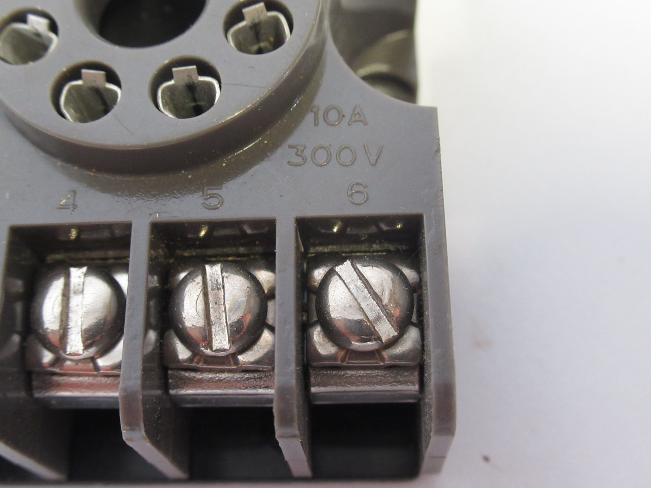 Industrial Socket SL-608 Gray Relay Socket 10A 300V 8-Pin USED