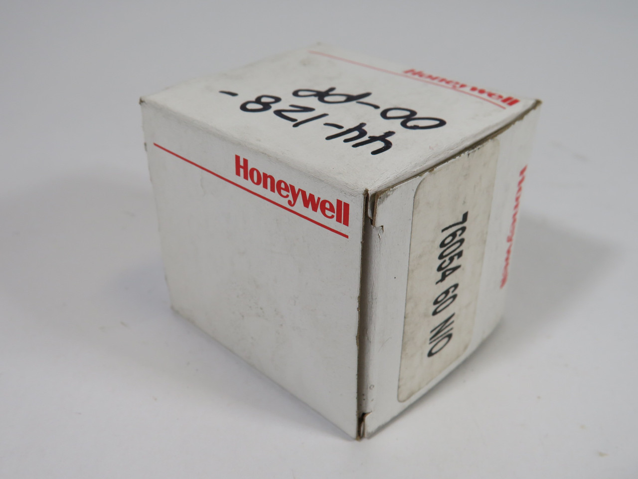 Honeywell 76054-60 Pressure Switch 60psi N/O ! NEW !