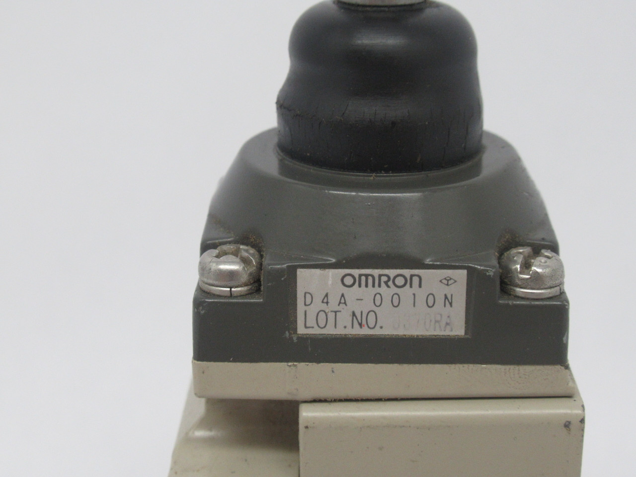Omron D4A-1110N Limit Switch 1/2-14 NPT 10A USED