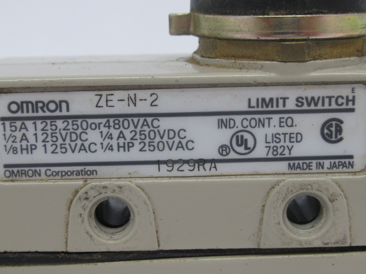 Omron ZE-N-2 Limit Switch 15A@125/250/480VAC 1/2A@125VDC 1/4A@250VDC USED