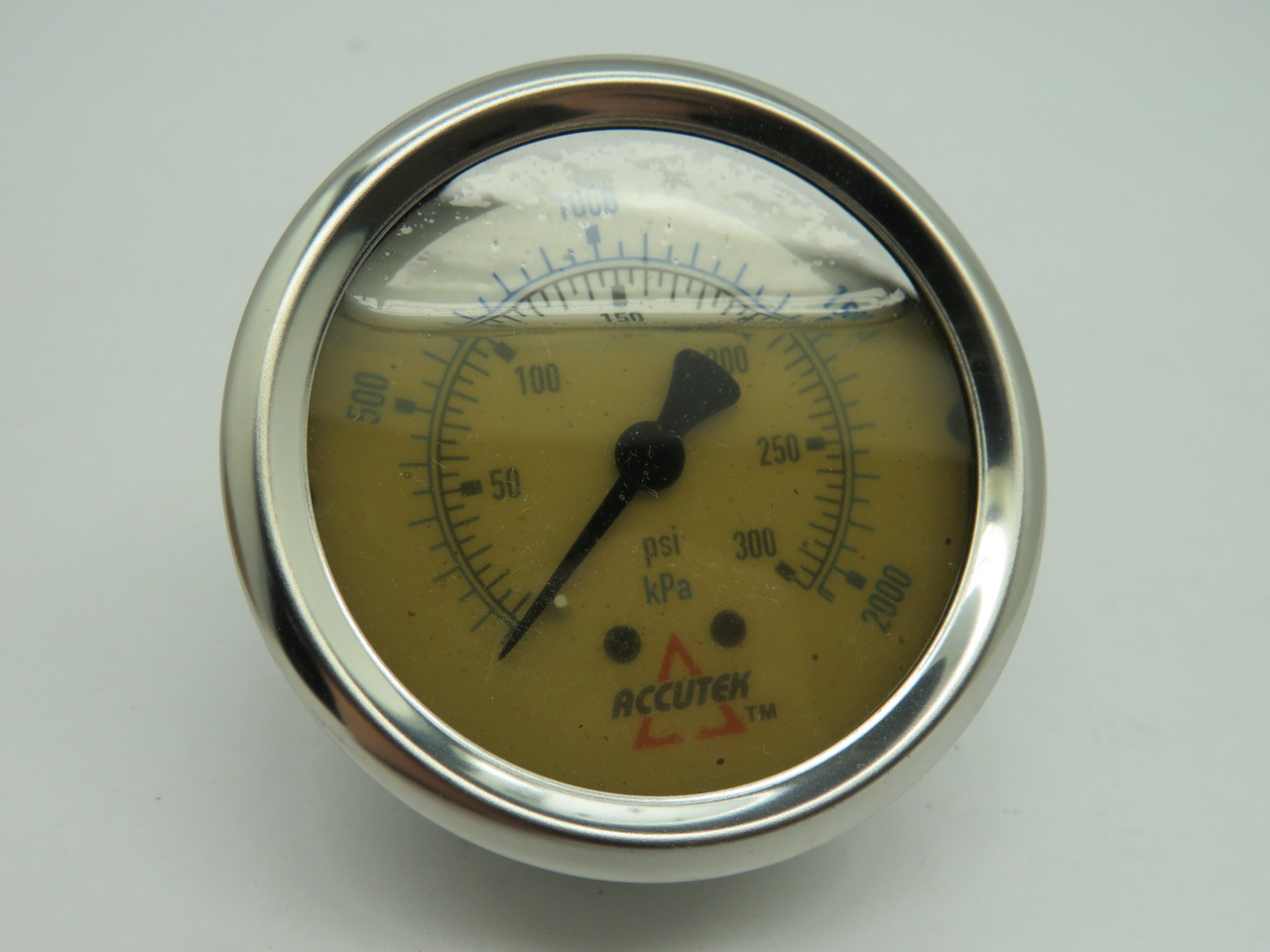 Accutek PG-300CG25 Liquid Filled Gauge 0-300psi 2.5" D 1/4" NPT SHELF WEAR NEW
