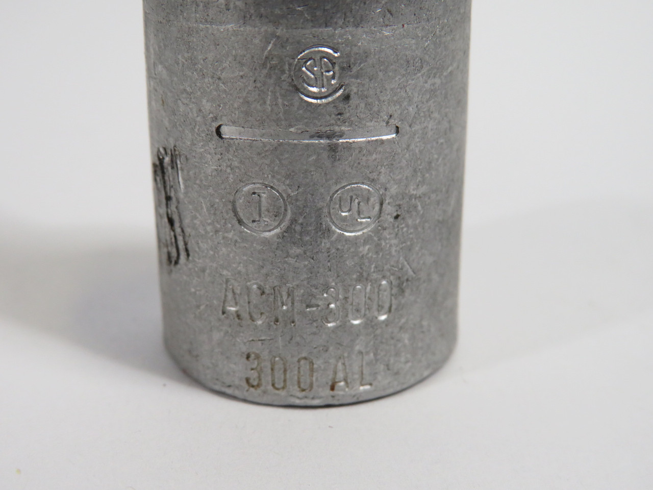 Generic ACM-300 Aluminum Pigtail Adapter 300kcmil C/W Cover COSMETIC DMG USED