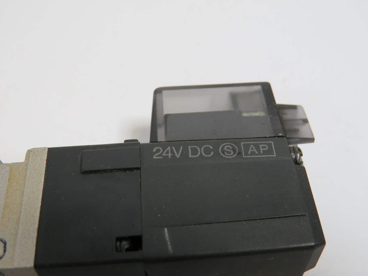 SMC VZ3120-5L-M5 Solenoid Valve 24VDC 3-Way 5-Port M5 0.15-7MPa NO LABEL USED