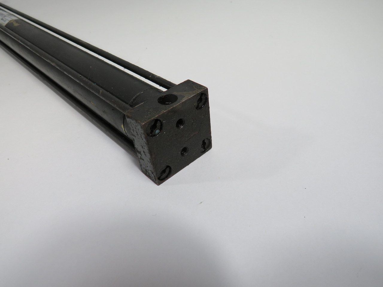 Parker 01.00-CUSU16C-18.000 Air Cylinder 1"B 18"S NO NUT/SHELF WEAR USED