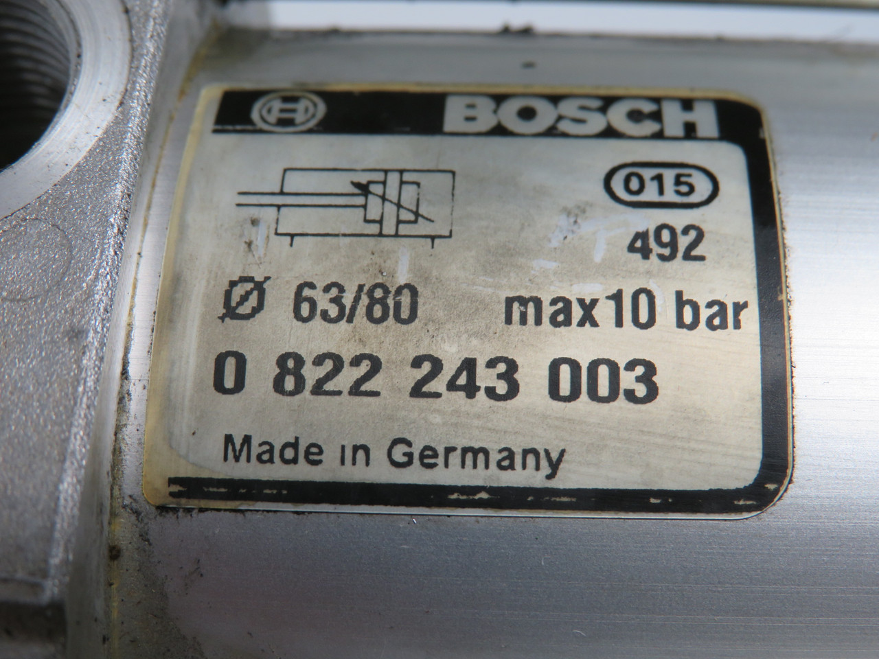 Bosch 0-822-243-003 Air Cylinder COSMETIC DAMAGE USED