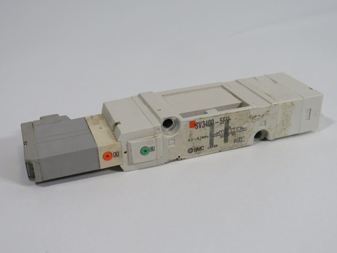 SMC SV3400-5FU Solenoid Valve 24VDC 0.2-0.7MPa No Screws USED