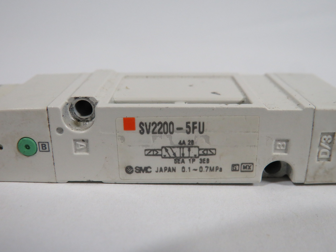 SMC SV2200-5FU Solenoid Valve 24VDC 0.1-0.7MPa No Screws USED