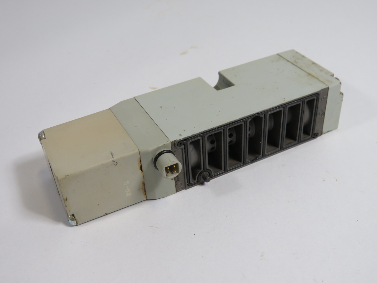 Numatics 122BA400K0000R Solenoid Valve 110-120V 50/60Hz 150psi USED