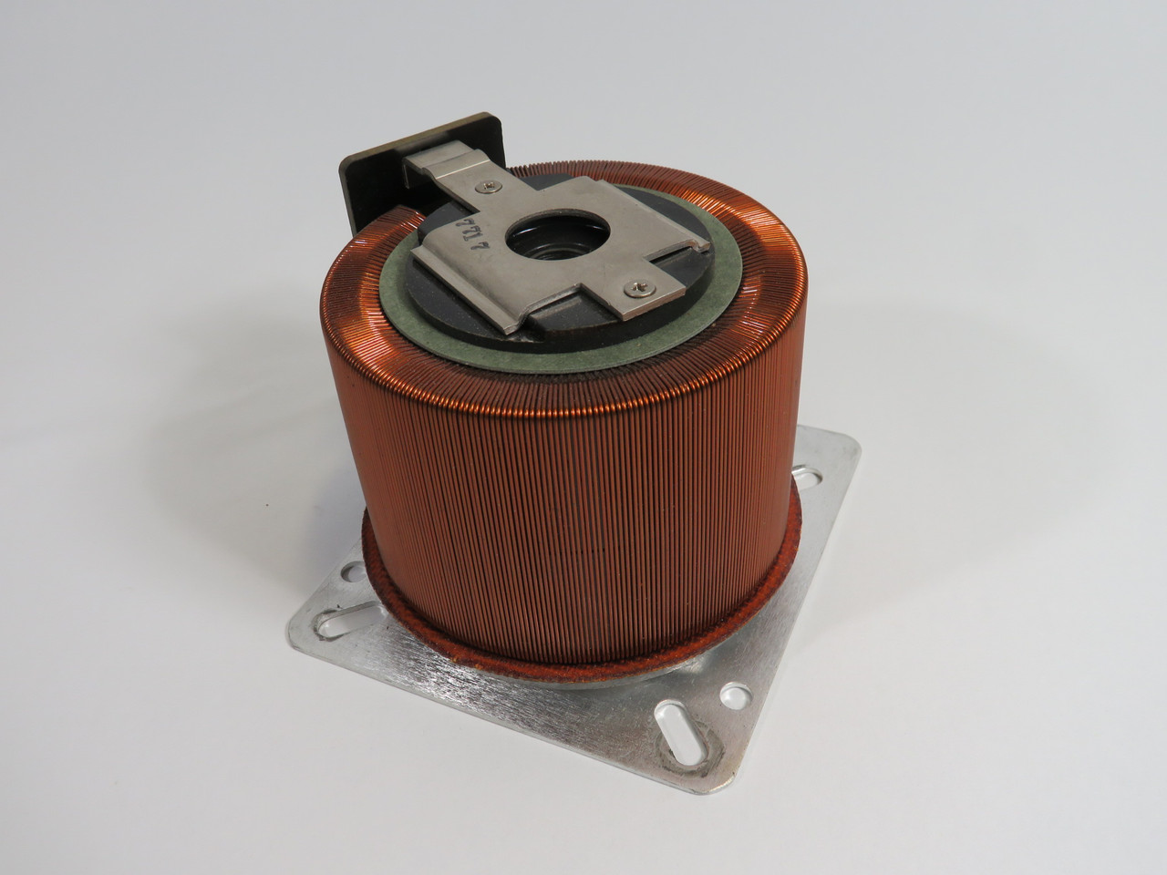 Ohmite VT4NX Variable Transformer 0-120V 4.75A 50/60Hz NO DIAL USED