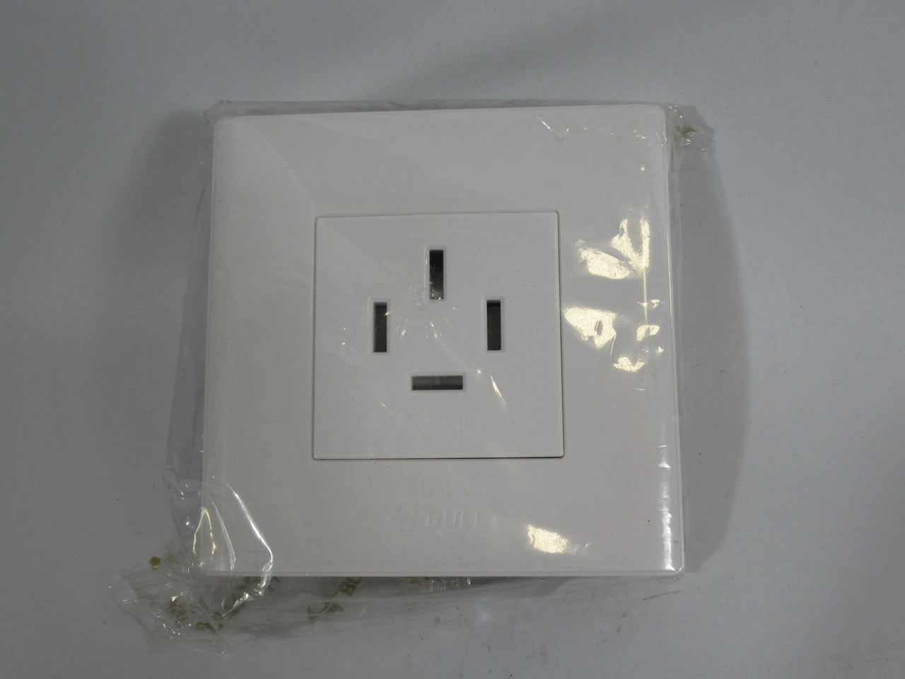 Bull G06Z112 Flush Mount Receptacle 16A 440V 86mmx86mm ! NWB !