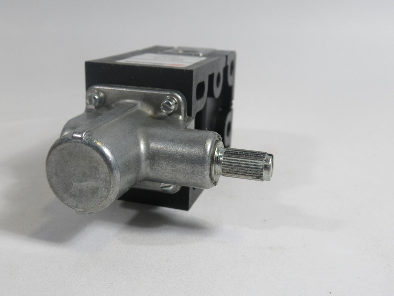 ARO 402-1-A Limit Valve 3Way 5/32"Tube Fitting 30-150psig ! NEW !