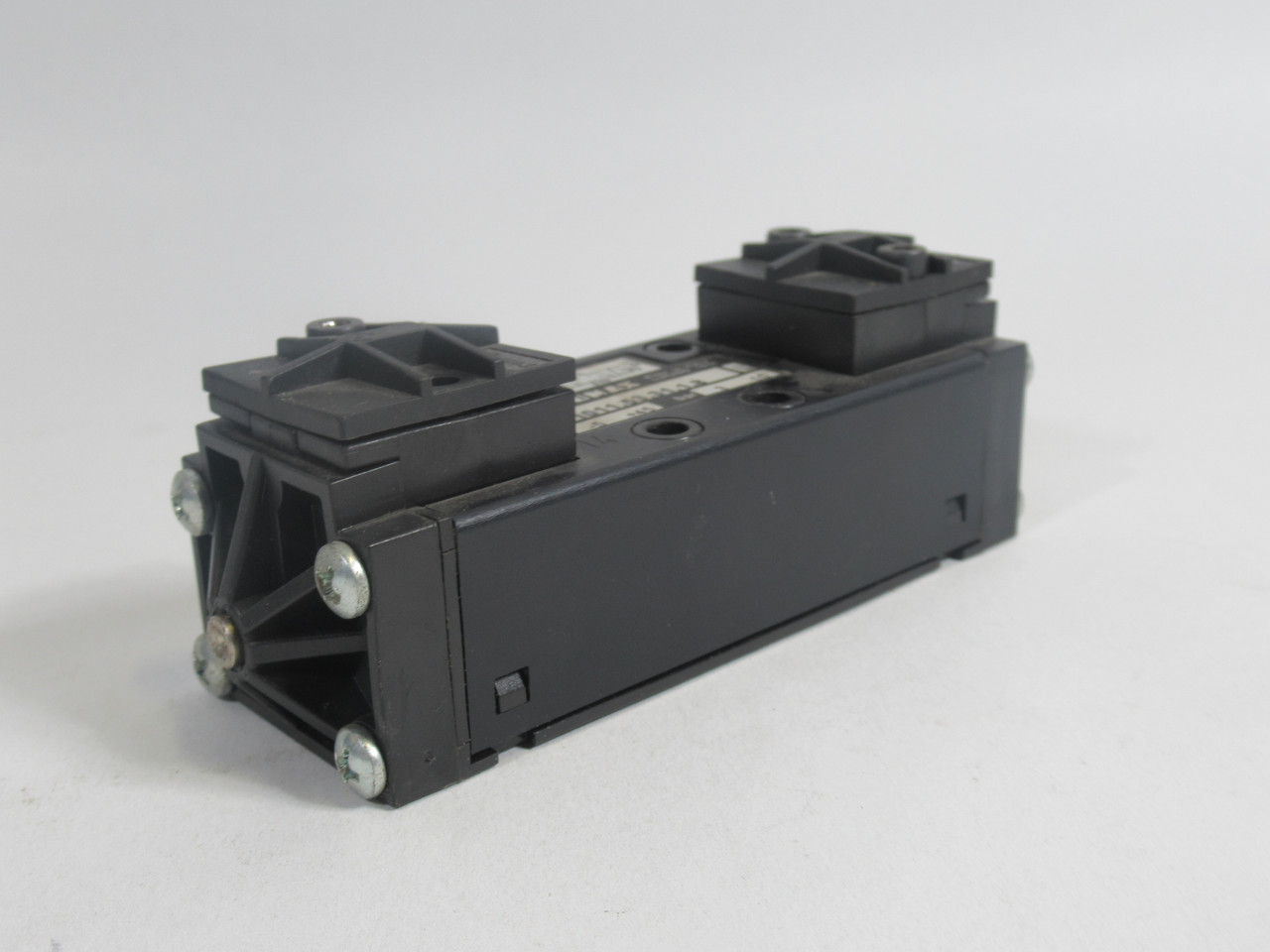 Pneumax 1011.53.31.1.8 Pneumatic Control Valve 3-10bar MISSING SCREW ! NOP !