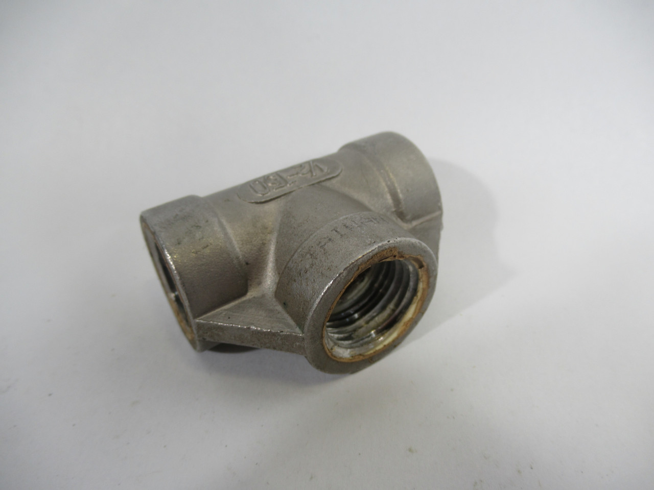 Generic YIH-316 T-Threaded Pipe Fitting 1/2-150 NPT USED