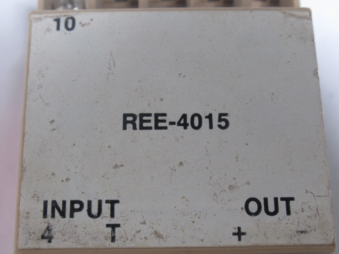 KMC REE-4015 Scaling Relay 24V 0-6VDC 5-Position 40-120°F USED