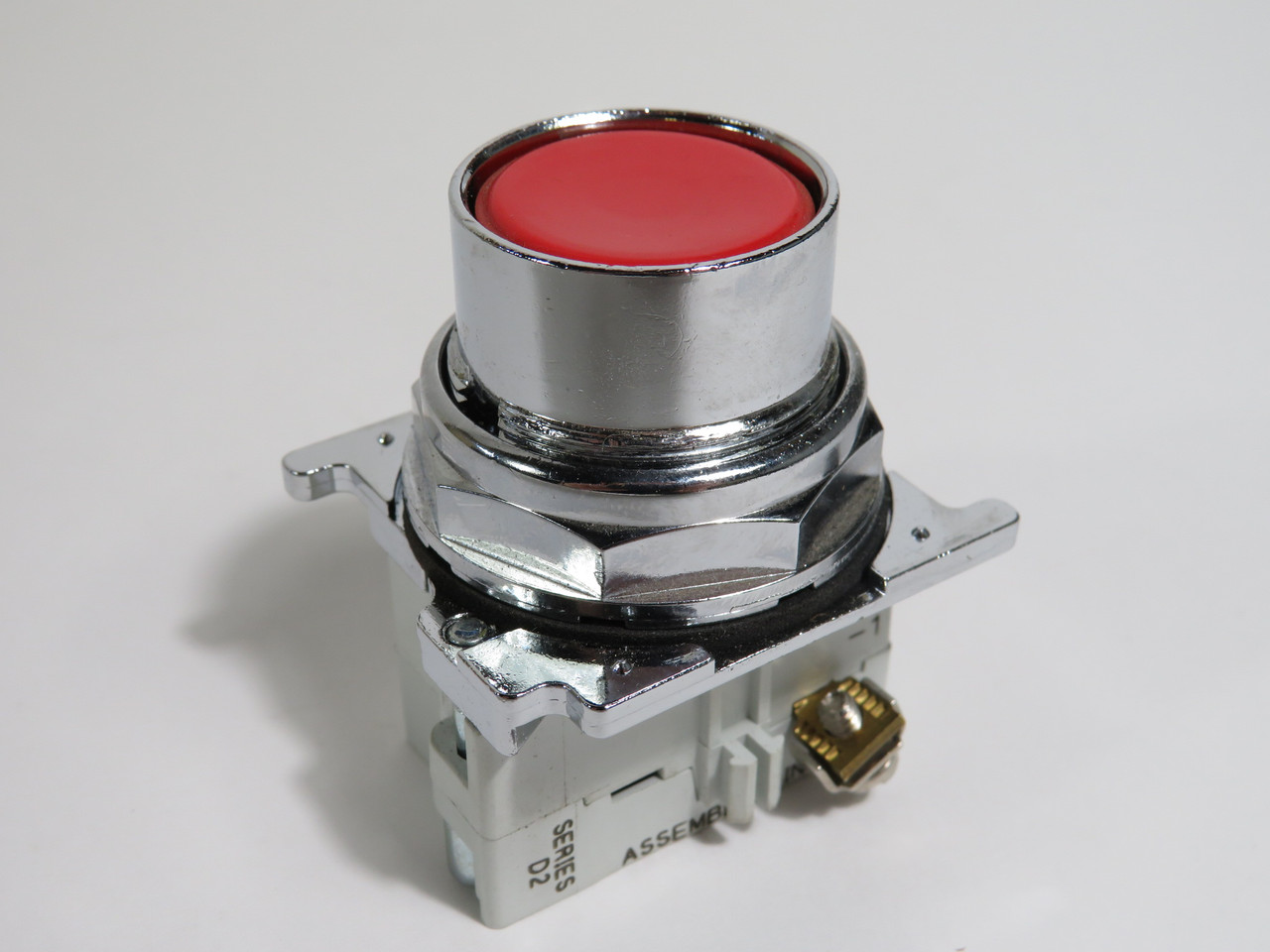 Cutler-Hammer 10250T102-51 Push Button 1NC Red Flush Head USED