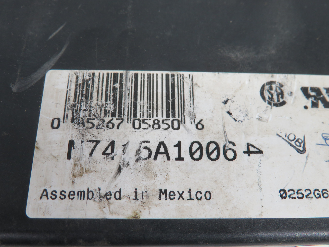 Honeywell M7415A1006 Economizer Actuator Series 4 24V NO LEVER SHELF WEAR USED