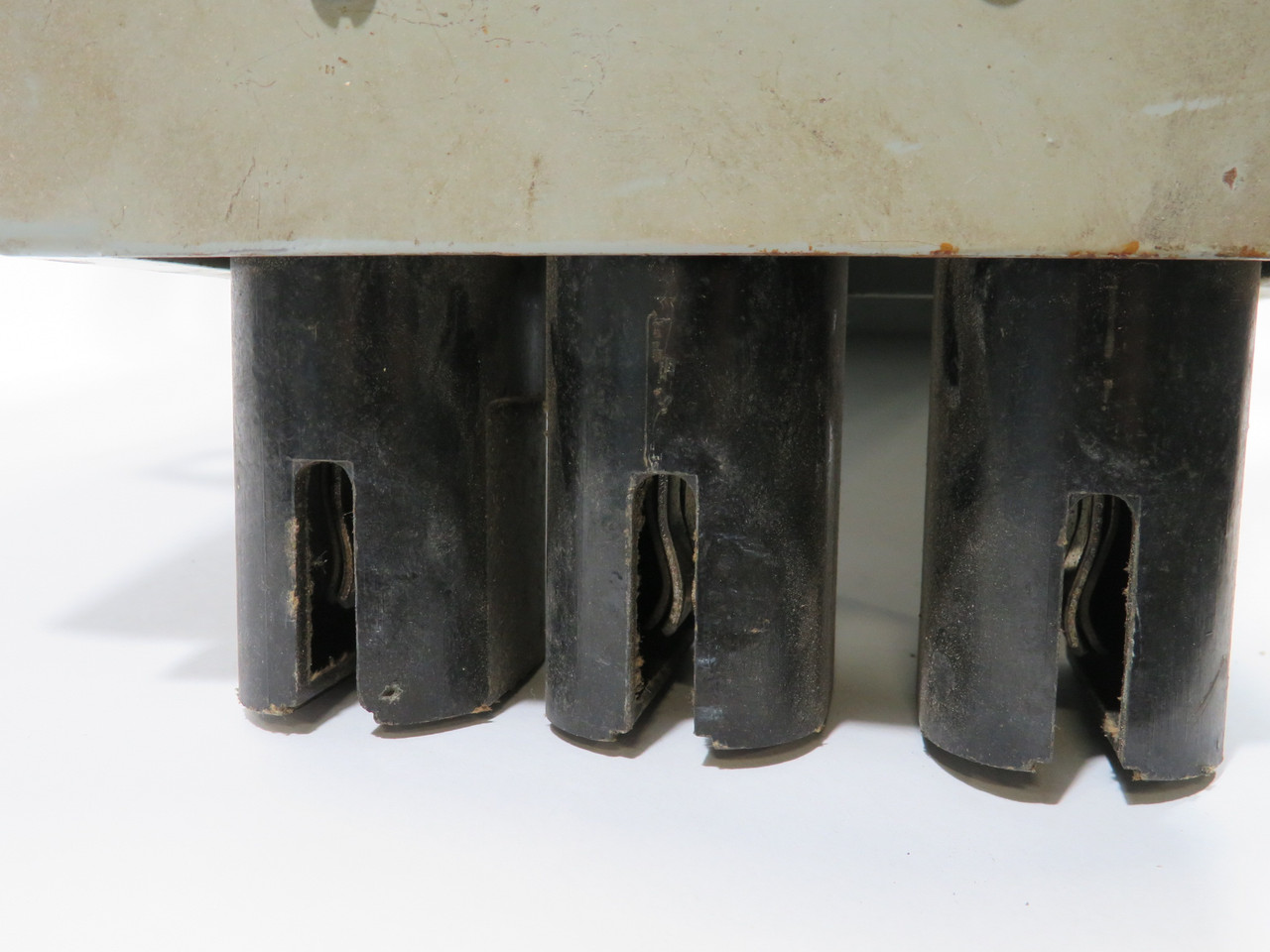 Hydel FE57320 Flex-A-Plug Fusible Disconnect 200A 600V 3P NO CLAMPS USED