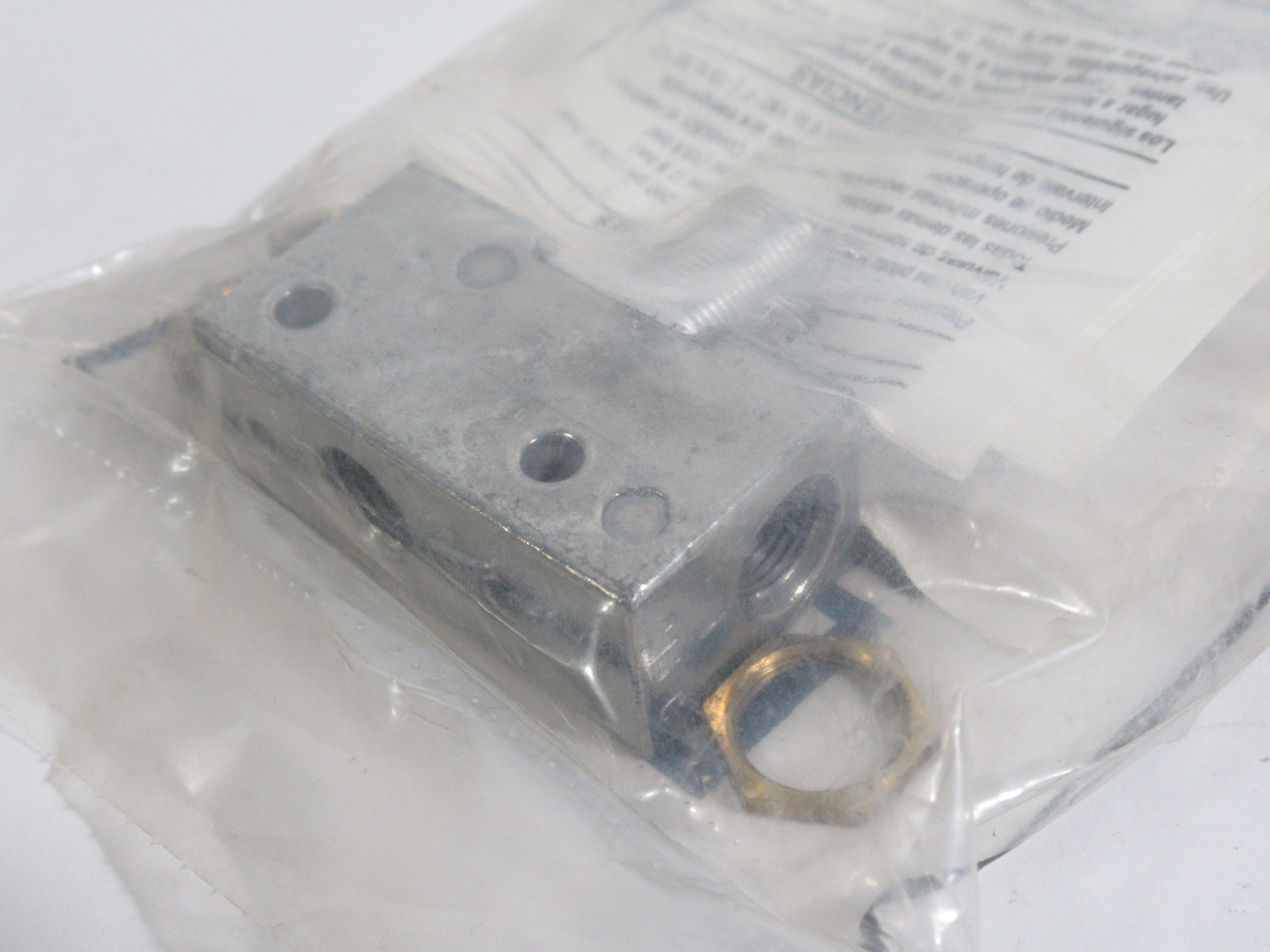 ARO 213-C Manual Control Valve 3 Way 2-Pos 1/8" NPT ! NEW !